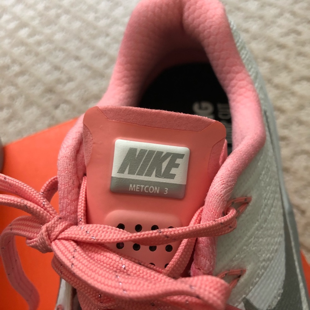 🎆 New🎆 NIKE white Metcon 3  ~ various sizes - Picture 5 of 6